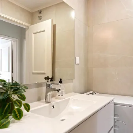Apartman Whome Coastal Comfort: Retreat By The Sea *